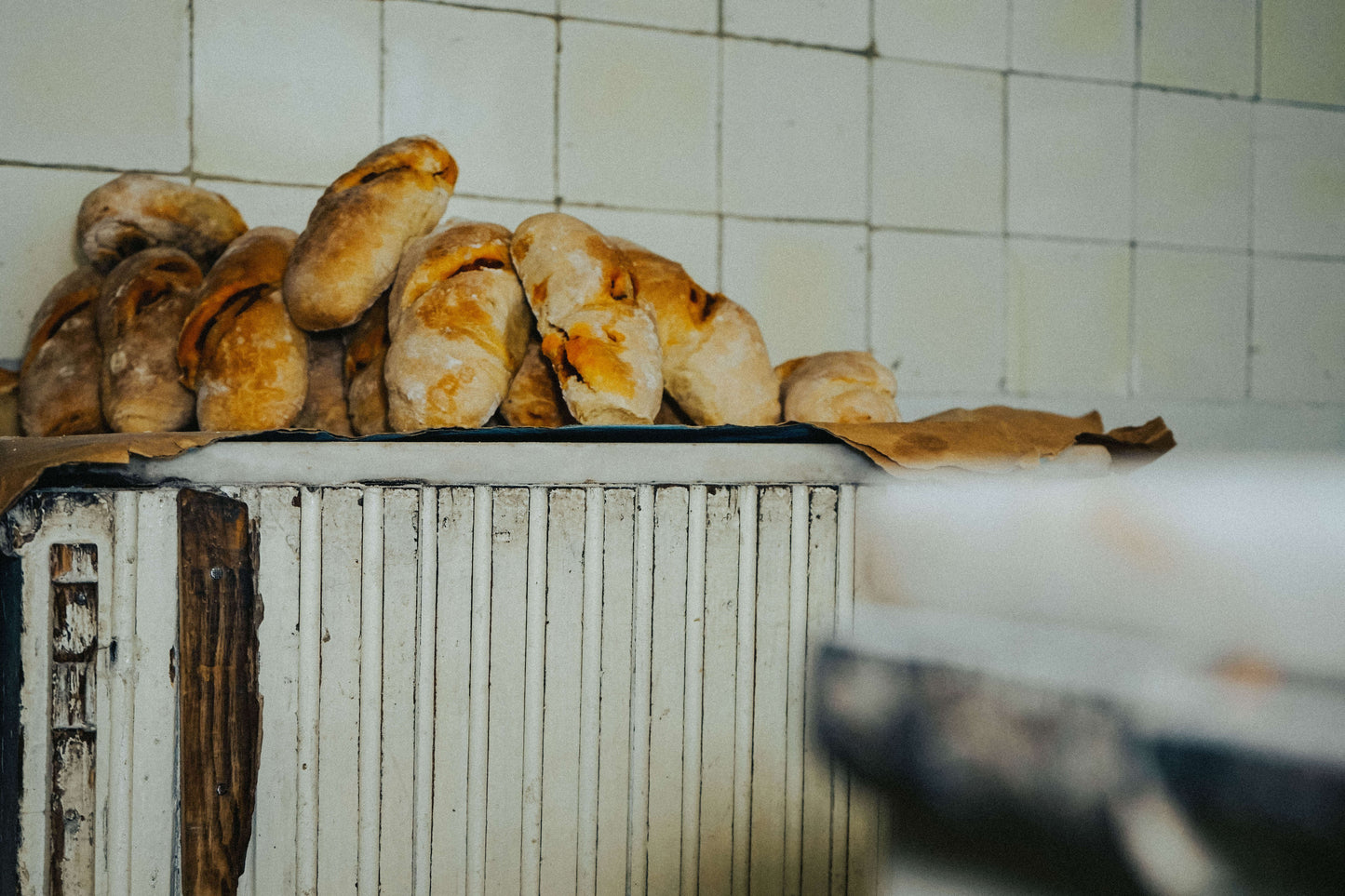 Descubra o Douro de uma maneira única, onde cada curva do rio e cada vinha contam uma história rica e cativante. Junte-se a nós para uma viagem que despertará os seus sentidos e criará memórias duradouras.