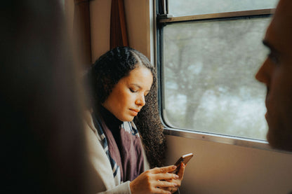 Descubra o Douro de uma maneira única, onde cada curva do rio e cada vinha contam uma história rica e cativante. Junte-se a nós para uma viagem que despertará os seus sentidos e criará memórias duradouras.