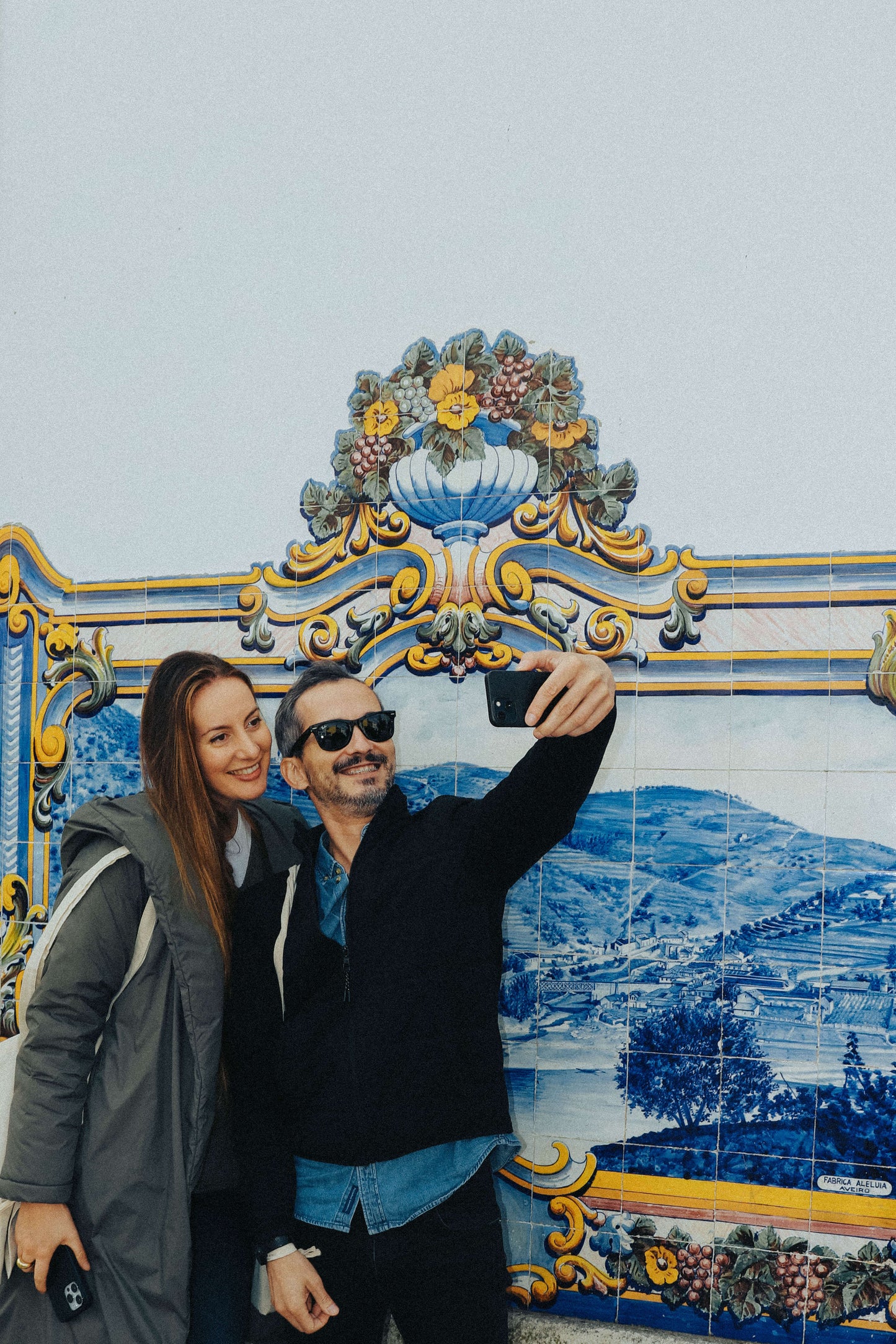 Descubra o Douro de uma maneira única, onde cada curva do rio e cada vinha contam uma história rica e cativante. Junte-se a nós para uma viagem que despertará os seus sentidos e criará memórias duradouras.