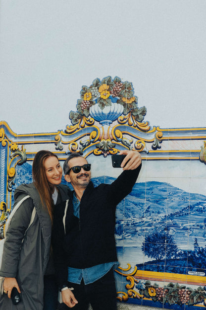 Descubra o Douro de uma maneira única, onde cada curva do rio e cada vinha contam uma história rica e cativante. Junte-se a nós para uma viagem que despertará os seus sentidos e criará memórias duradouras.
